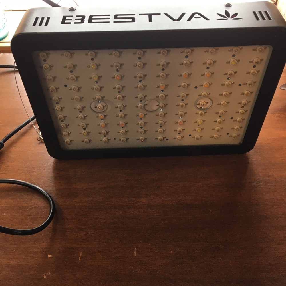 GROW LIGHT In EXCELLENT Like new condition